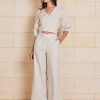 The Alice Pant in oatmeal is a full length pant made in 100% premium flax linen with 2 front pleats, 2 side pockets, belt loops and an invisible zip at the back. 